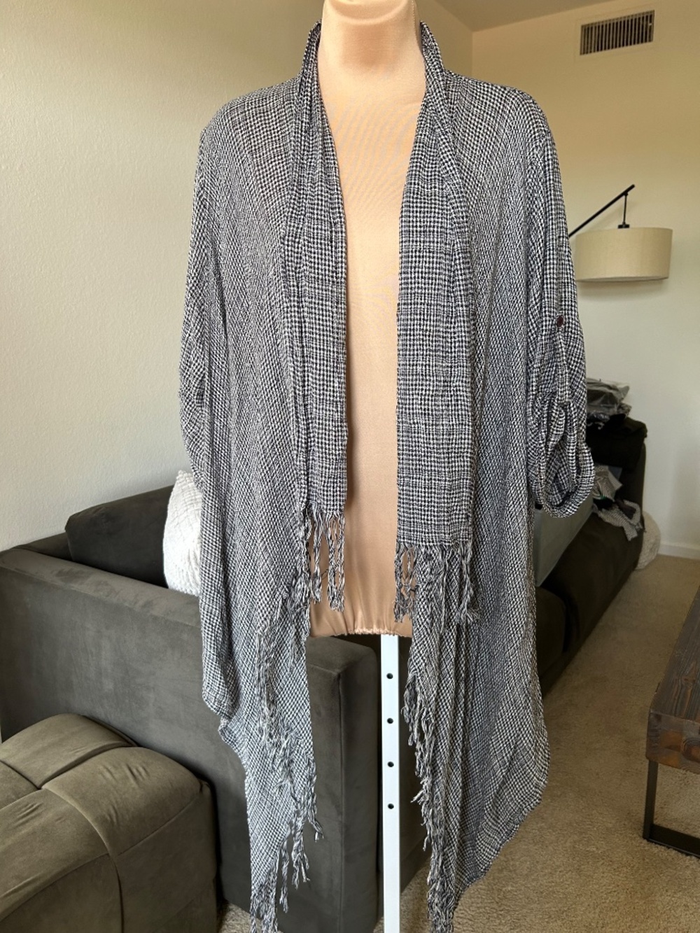 Plaid Black White Waterfall Fringe Front Jacket Role Tab Sleeves Size L GUC - Picture 3 of 10